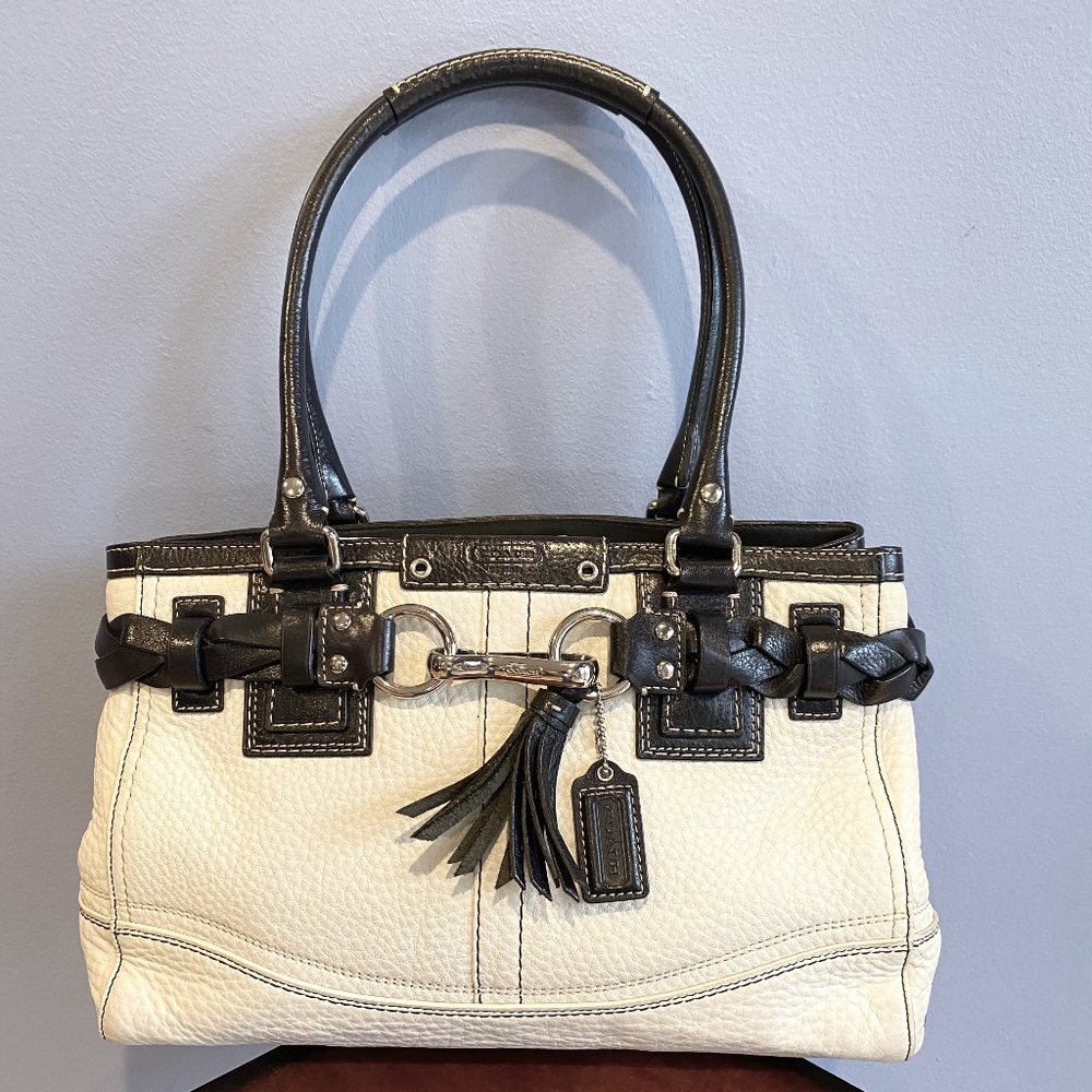 Coach Hampton Pebble leather -White and black .